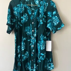 NWT ROMAN’S Floral Button-Up Teal Top